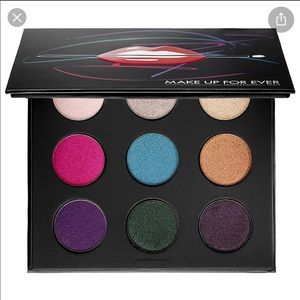 NEW WITHOUT BOX!! Makeup forever palette!